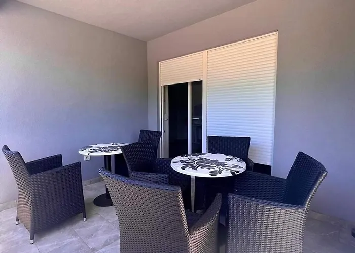 New Family Franka, Sabunike Apartman Privlaka