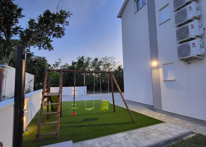 New Family Franka, Sabunike * Privlaka