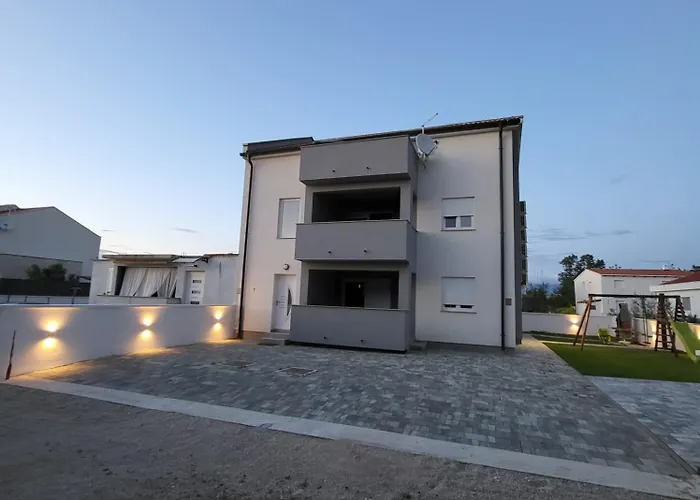 New Family Franka, Sabunike