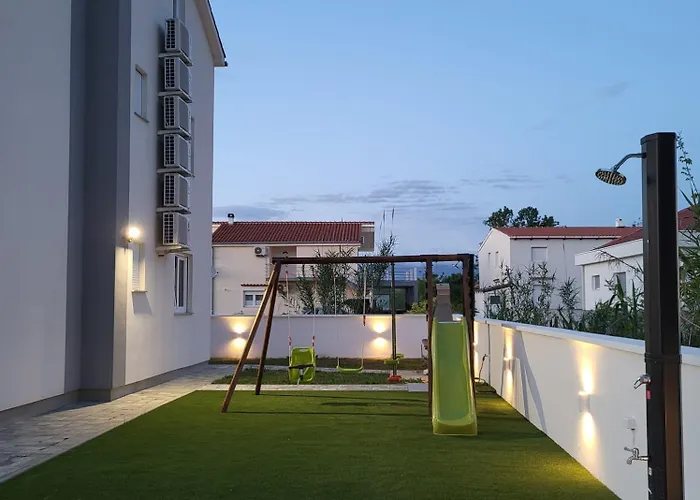 New Family Franka, Sabunike Apartman Privlaka